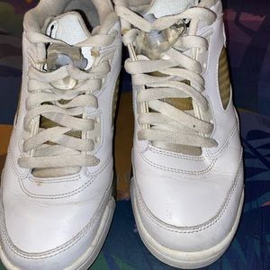 🤍🤍🤍Retro Jordan 5 7.5y🤍🤍🤍